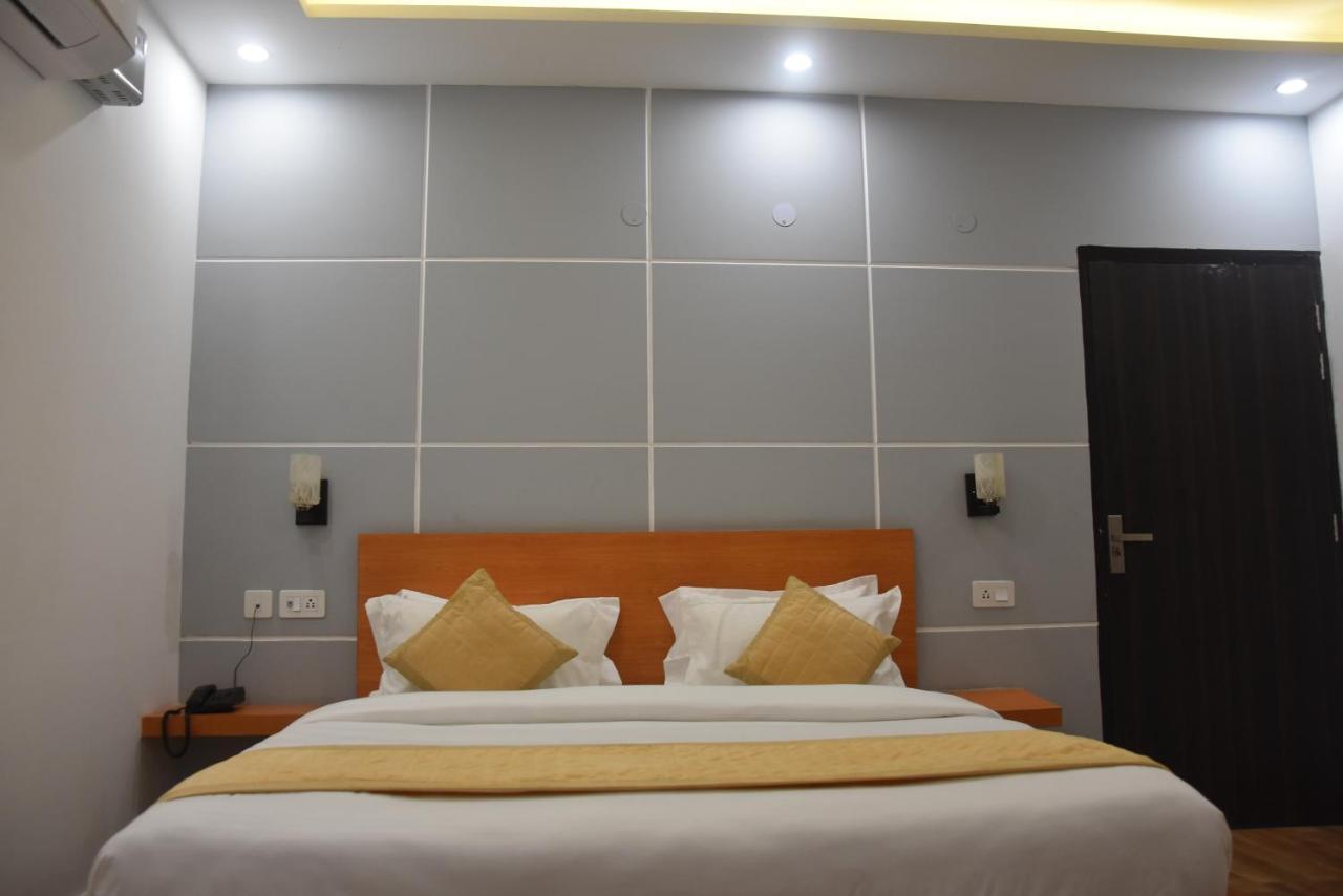 Hotel De Luxe Basai Road Gurgaon Extérieur photo