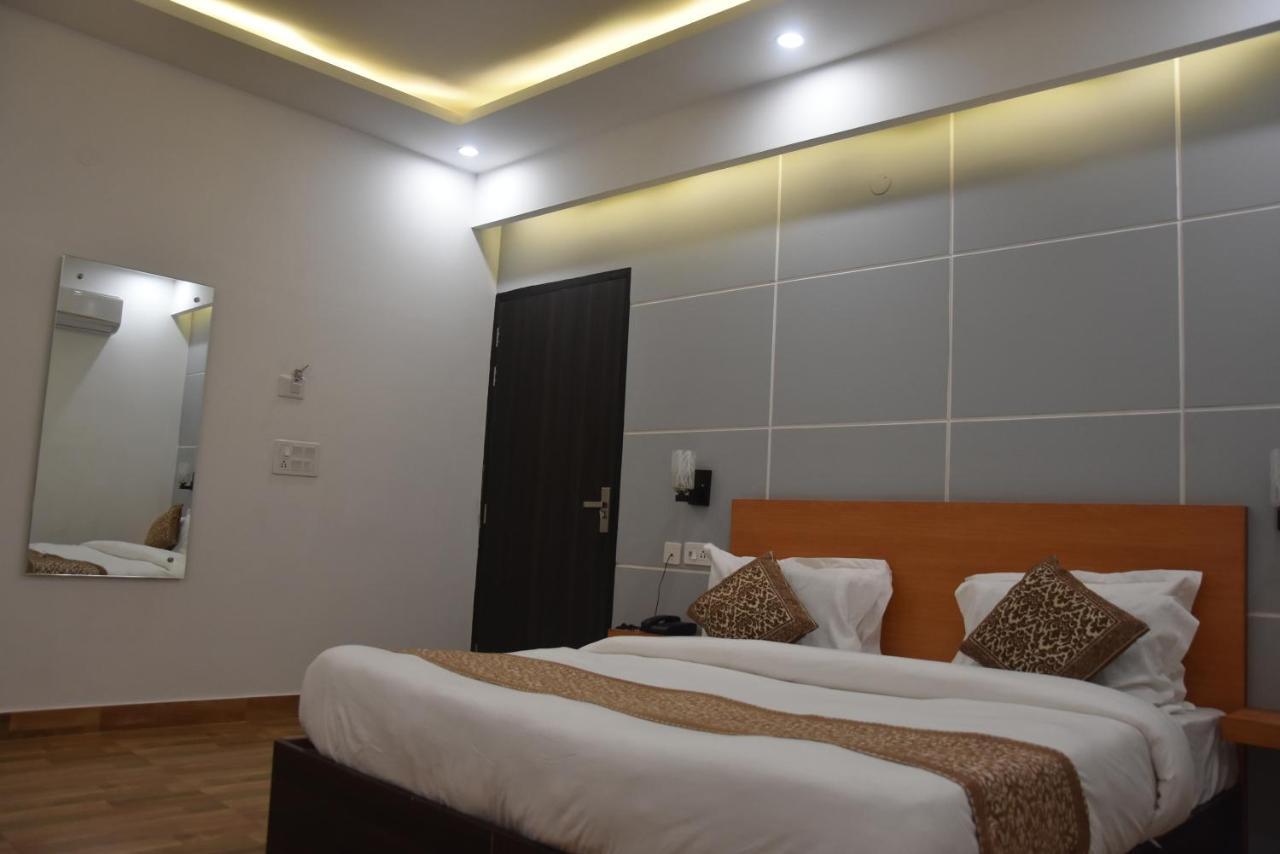 Hotel De Luxe Basai Road Gurgaon Extérieur photo