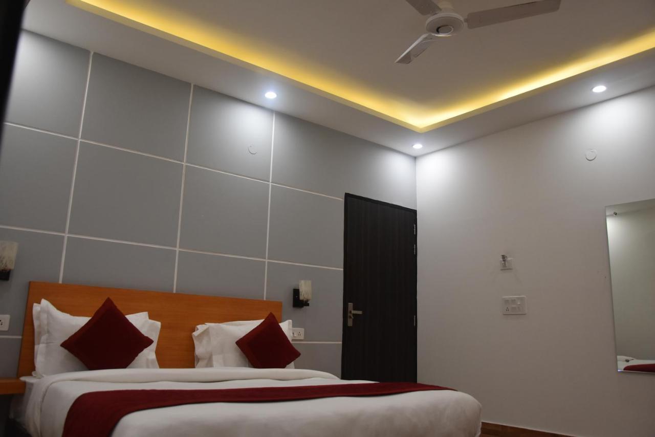 Hotel De Luxe Basai Road Gurgaon Extérieur photo