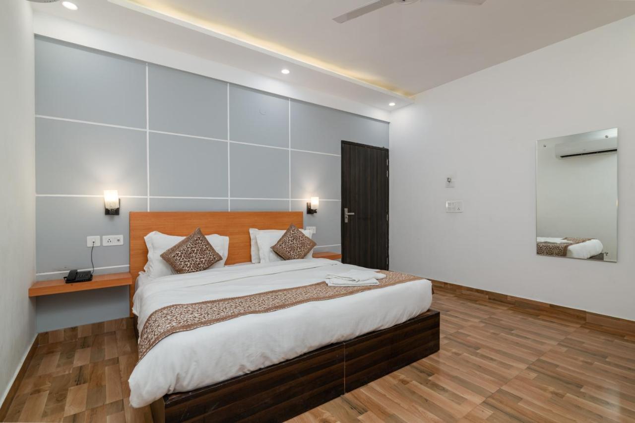 Hotel De Luxe Basai Road Gurgaon Extérieur photo
