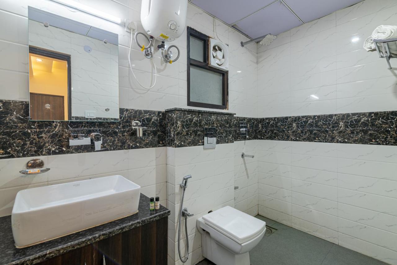 Hotel De Luxe Basai Road Gurgaon Extérieur photo