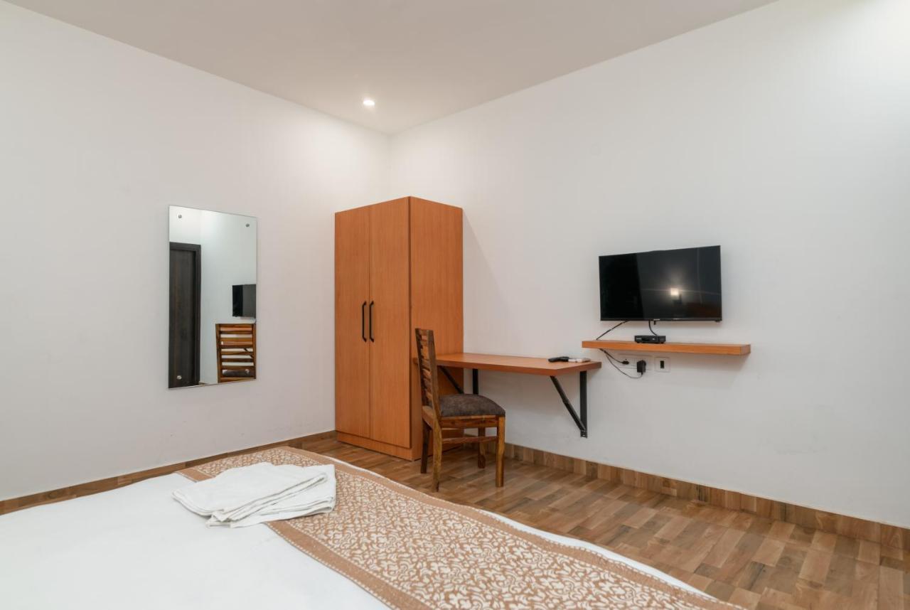 Hotel De Luxe Basai Road Gurgaon Extérieur photo