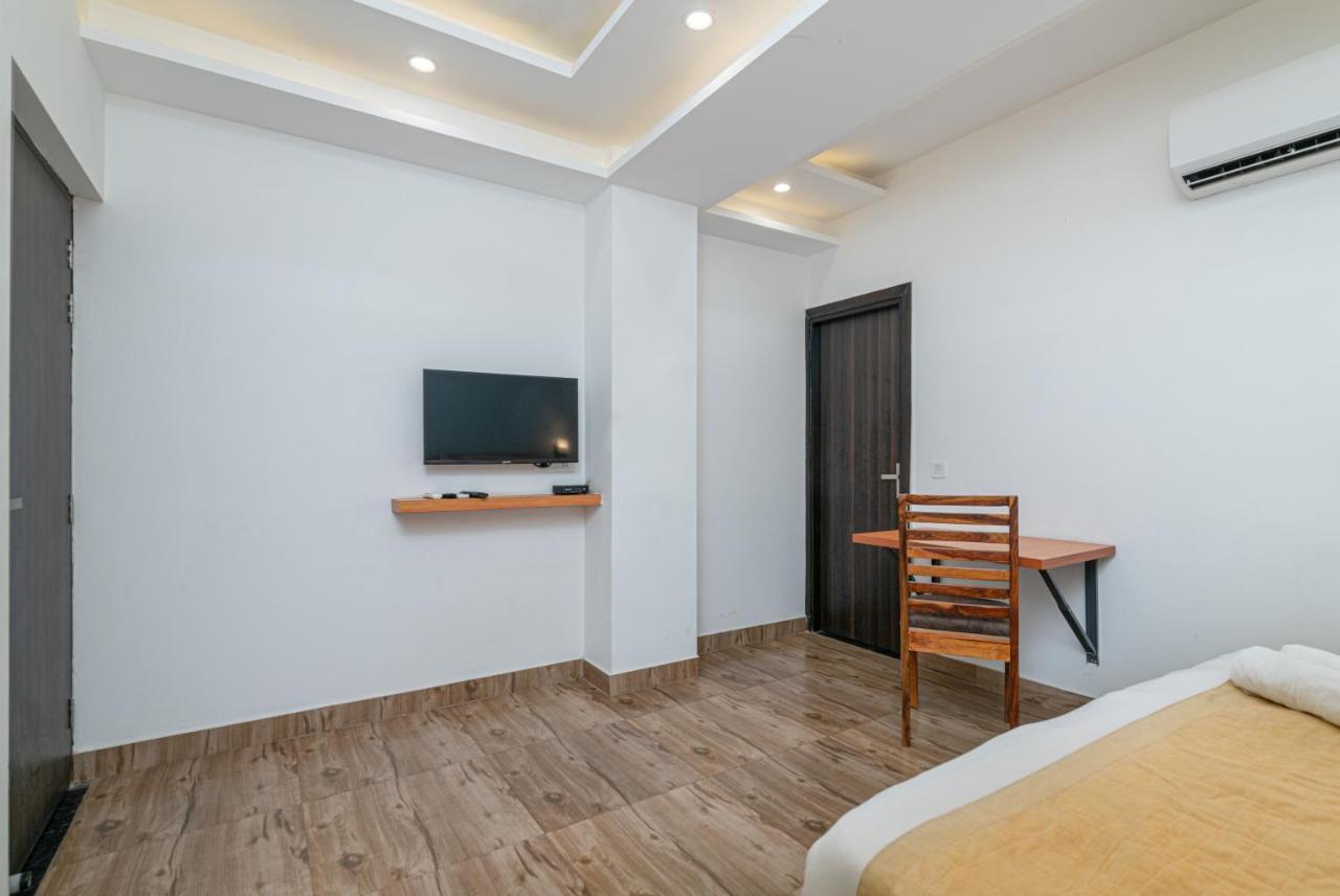 Hotel De Luxe Basai Road Gurgaon Extérieur photo